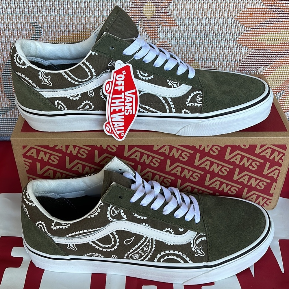 Vans Men’s Old Skool
(Peace Paisley) Grape Leaf 
VN0A5KRFBOF sneakers - Picture 4 of 16